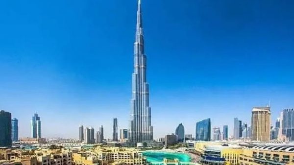 সংযুক্ত আরব আমিরা UAE এর মধ্যে সর্ববৃহৎ, মধ্যে প্রাচ্যের সবচেয়ে জনবহুল শহর দুবাই। সংগ্রহীত ফাইল ছবিঃ- দৈনিক দেশবাণী
