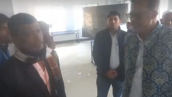 বদরপুর ইউনিয়ন ১নং ওয়ার্ড নুরন্নবী চৌধুরী মহাবিদ্যাল কেন্দ্র নৌকা মার্কায় ওপেন ভোট। সংগ্রহিত ছবিঃ- দৈনিক দেশবাণী