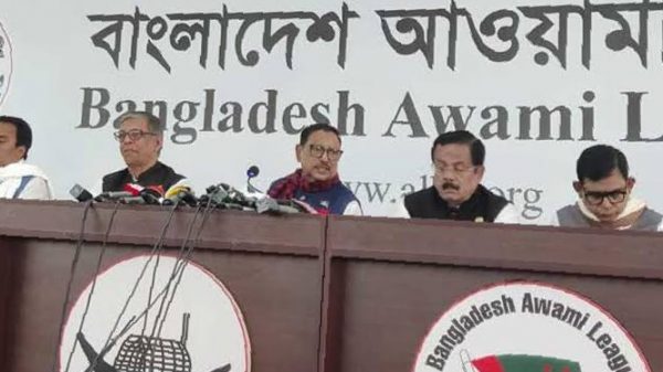 দুপুরে ধানমন্ডে আওয়ামী লীগের সাধারণ সম্পাদক এবং সড়ক পরিবহন ও সেতুমন্ত্রী ওবায়দুল কাদের। সংগৃহীত ছবিঃ- মোঃ মুরাদ হোসেন, দৈনিক দেশবানী